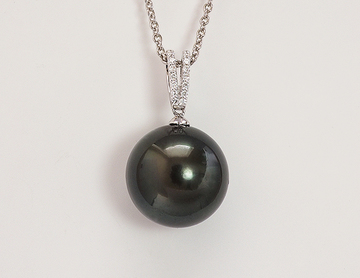 Corinna Pendant